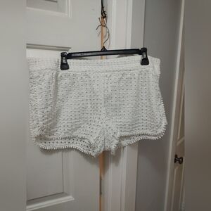 Lilly Pulitzer White Eyelet Shorts (L)